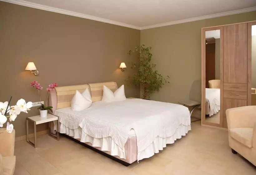 تختخواب و صبحانه Pension Marlis