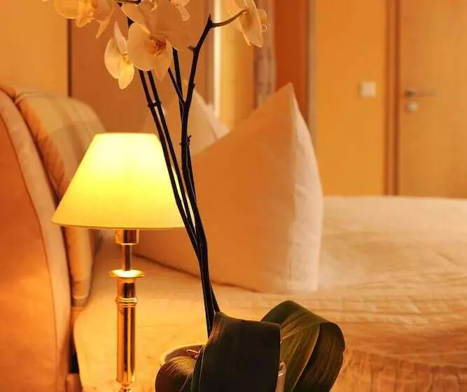 تختخواب و صبحانه Pension Marlis