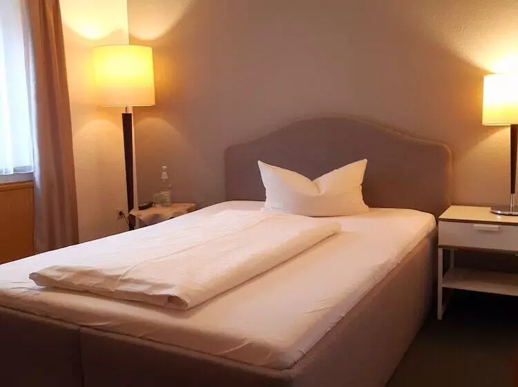 تختخواب و صبحانه Pension Marlis