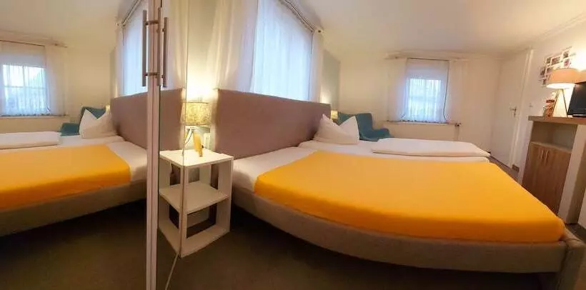 تختخواب و صبحانه Pension Marlis