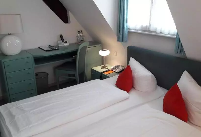 هتل Adler   Weil Am Rhein