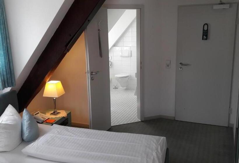 هتل Adler Weil Am Rhein