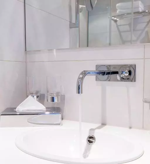 هتل Adler   Weil Am Rhein