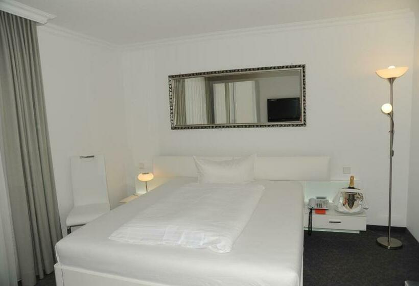 هتل Adler Weil Am Rhein