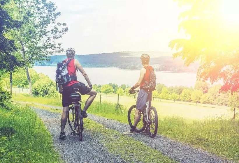 Отель Am Stadtpark