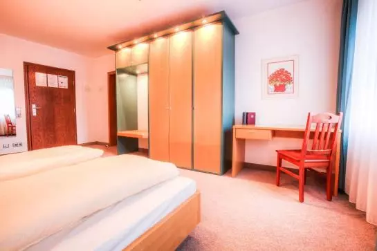 ホテル Barfuesser