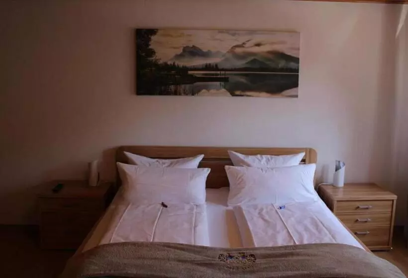 Отель Bayerische Gastwirtschaft Dimpfl Stadl