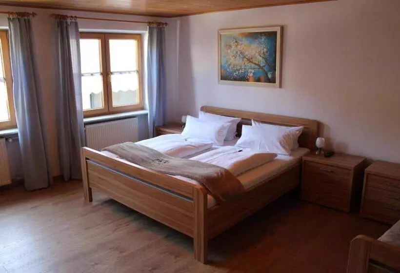 Отель Bayerische Gastwirtschaft Dimpfl Stadl