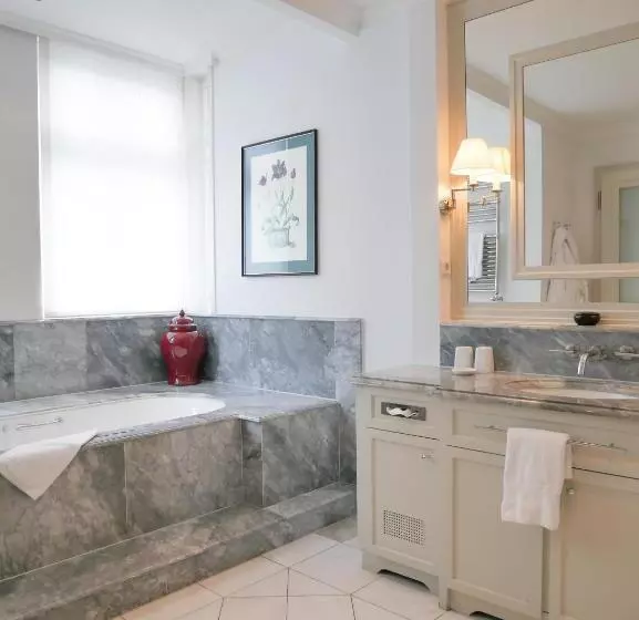 Отель Detmolder Hof