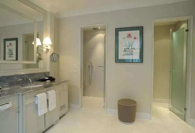 Отель Detmolder Hof