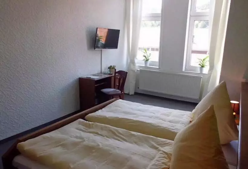 Hotel Garni Am Thüringer Kloßtheater