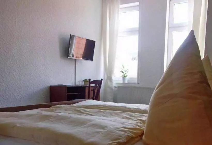 Hotel Garni Am Thüringer Kloßtheater