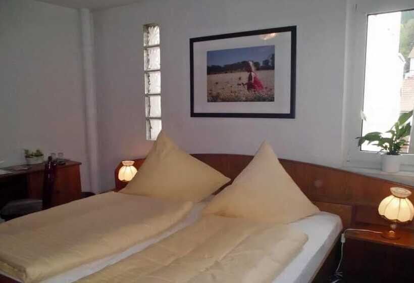 호텔 Garni Am Thüringer Kloßtheater