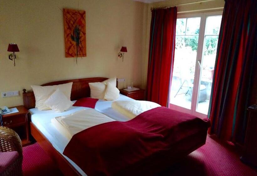 ホテル Garni Wiestor