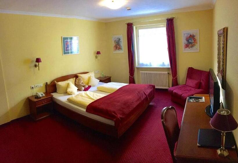 ホテル Garni Wiestor