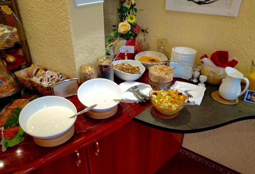 ホテル Garni Wiestor