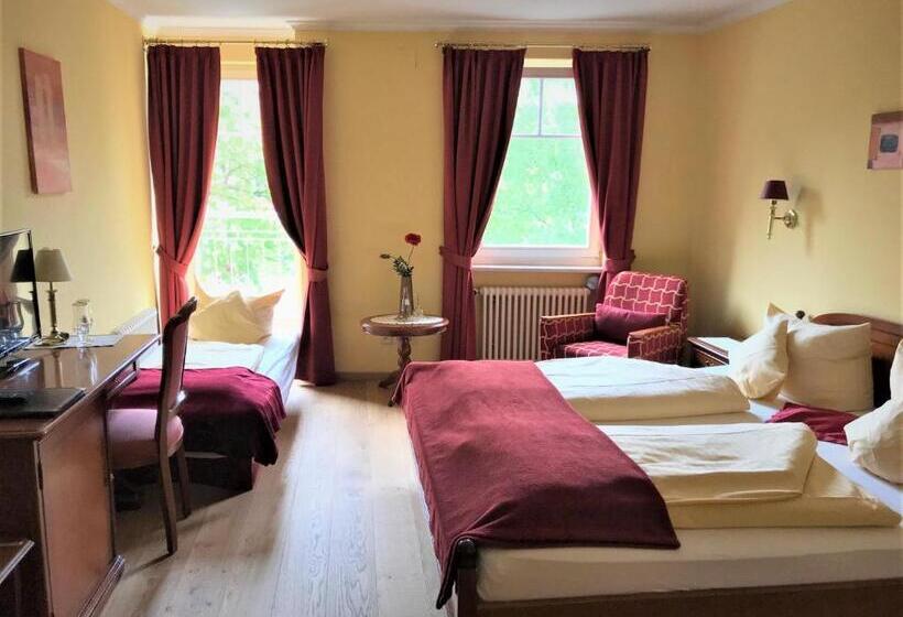 ホテル Garni Wiestor