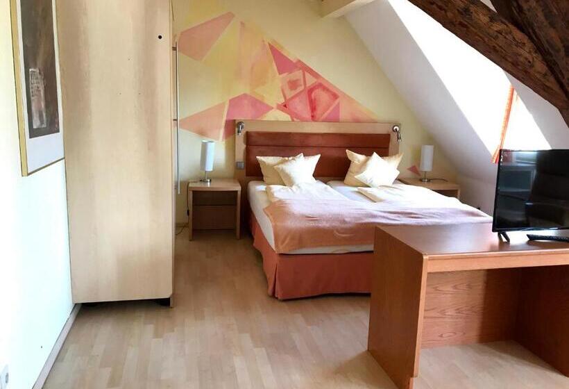 ホテル Garni Wiestor