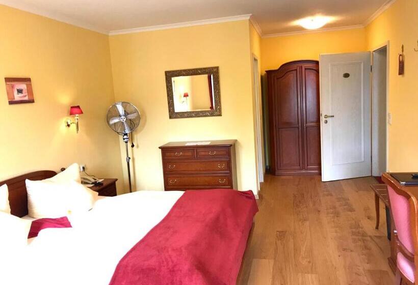 ホテル Garni Wiestor