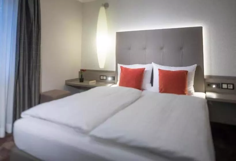 ホテル Menge An Der Schlacht