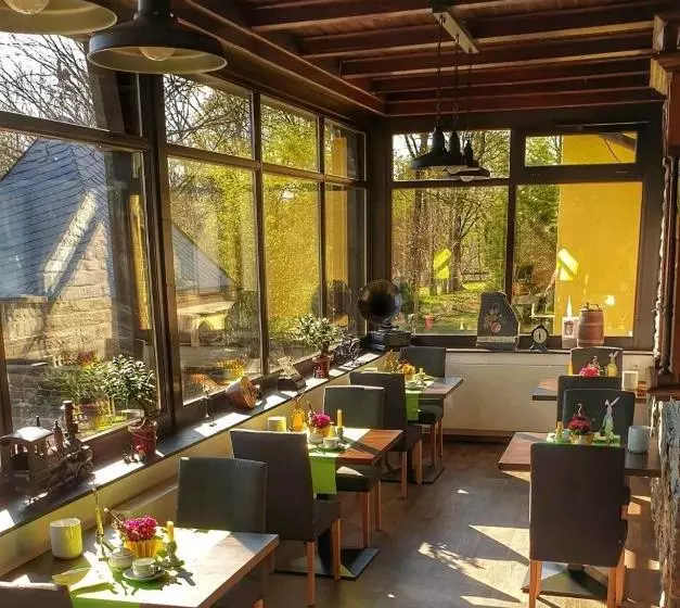 Parkhotel Schwarzenberg   Garni