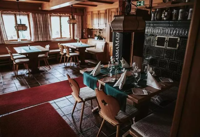 هتل Schwarzwald Gasthof Rößle