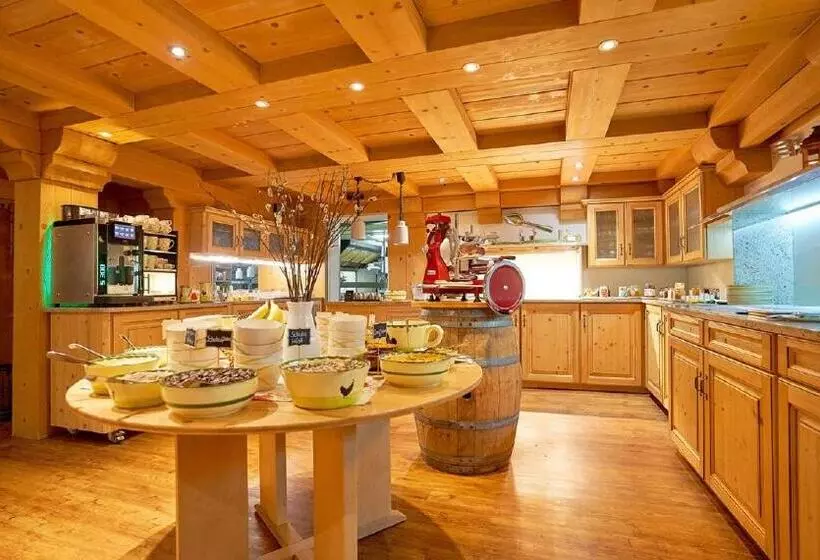 هتل Schwarzwald Gasthof Rößle