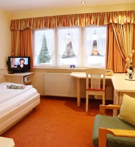 هتل Schwarzwald Gasthof Rößle