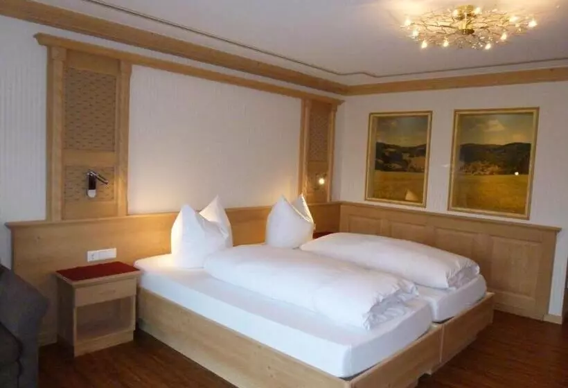 هتل Schwarzwald Gasthof Rößle