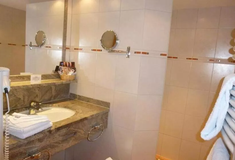 هتل Schwarzwald Gasthof Rößle