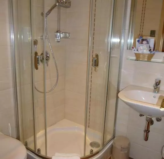 هتل Schwarzwald Gasthof Rößle