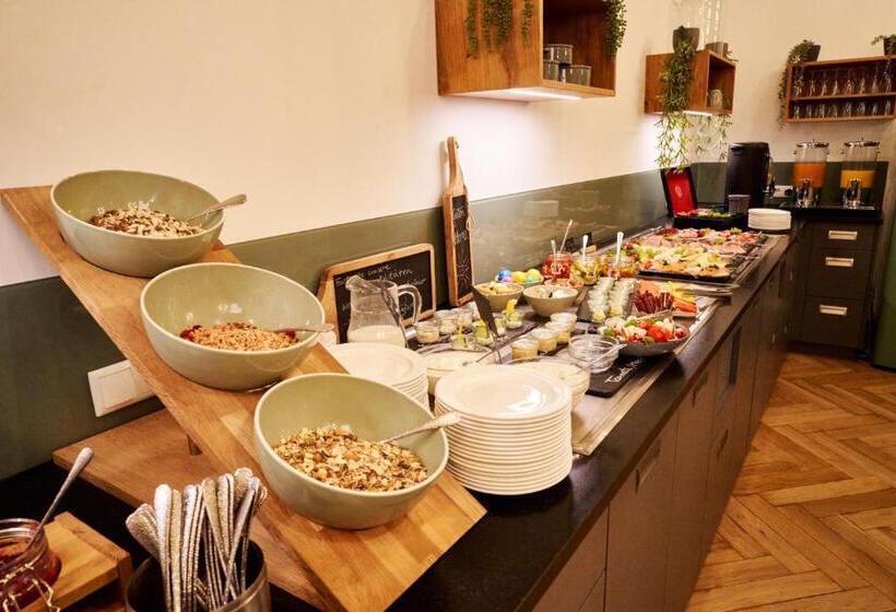 فندق Zu Den Drei Kronen