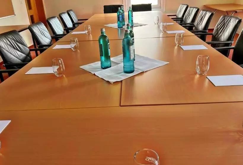 בית מלון כפרי Zu Den Drei Kronen