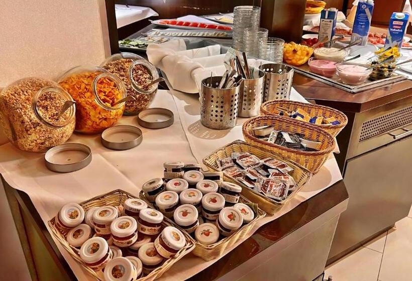 فندق Zu Den Drei Kronen