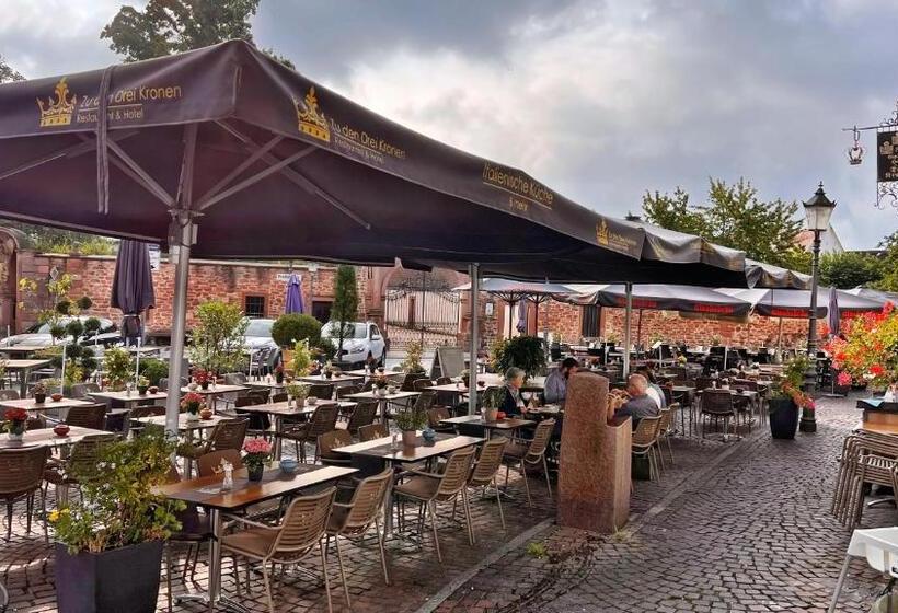 فندق Zu Den Drei Kronen