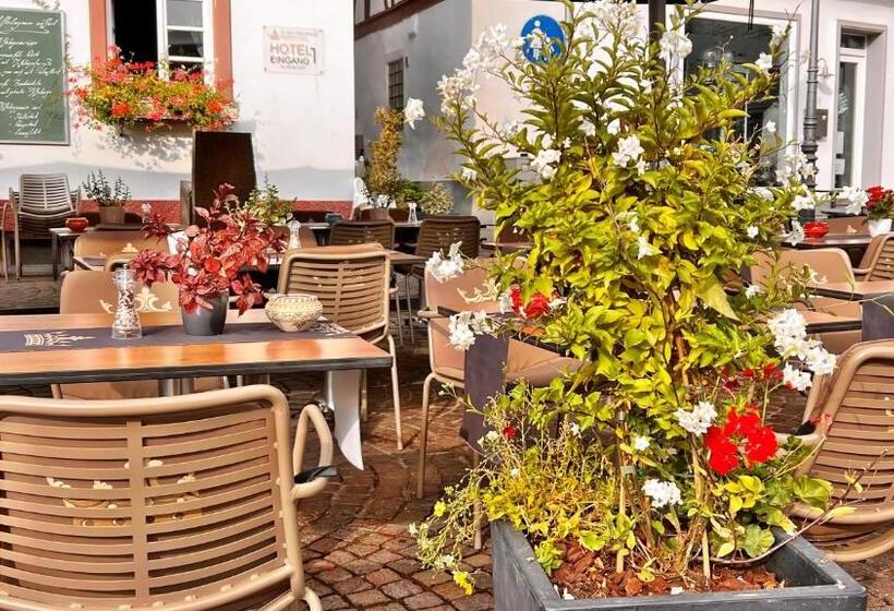 فندق Zu Den Drei Kronen