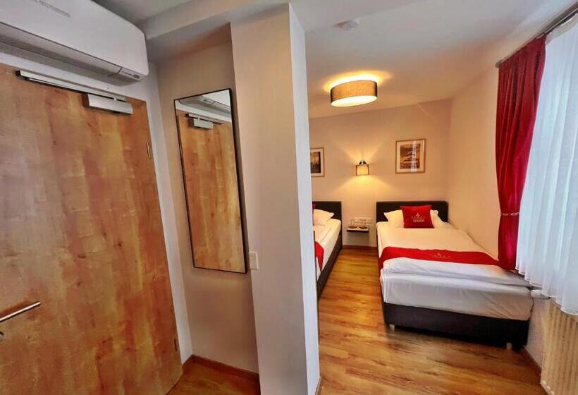 فندق Zu Den Drei Kronen