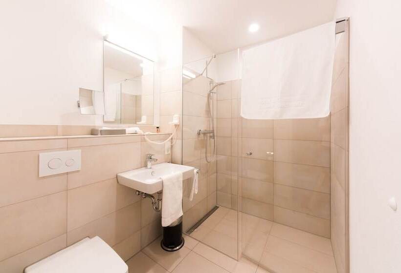 Pensão & Gasthaus Löwen