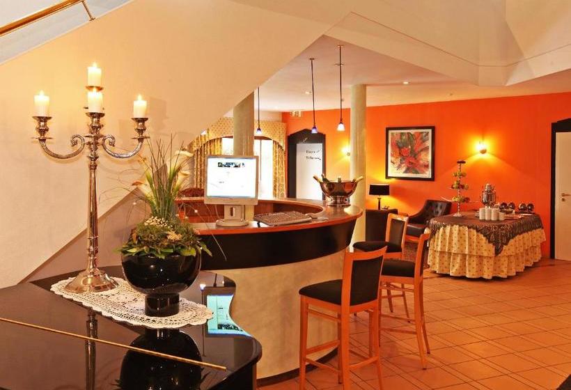 Отель Adler Garni