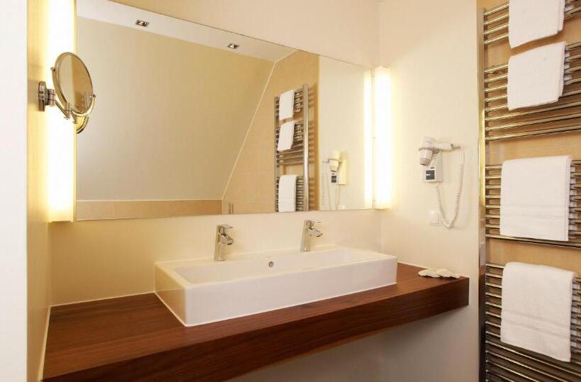 فندق Am Helmwartsturm