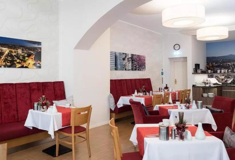 هتل Deutsches Haus