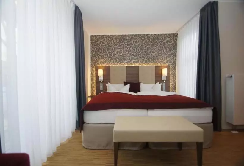 هتل Deutsches Haus