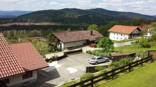 Отель Ferienwohnungen Lohwies