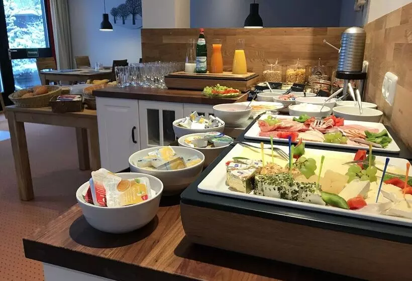 Отель Haus Am Hochwald