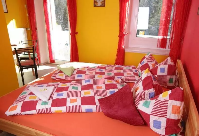 ペンション Gästehaus Alpina