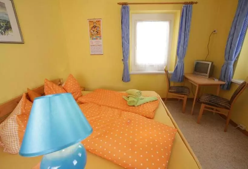 ペンション Gästehaus Alpina