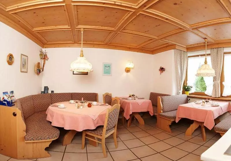 پانسیون Gästehaus Angerer