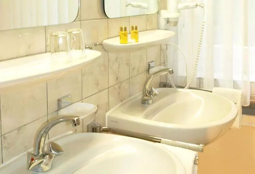 Heidehotel Waldhütte