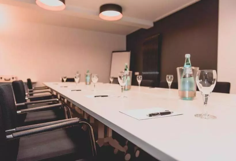 Bliss Design Hotel   Frankfurt City Messe