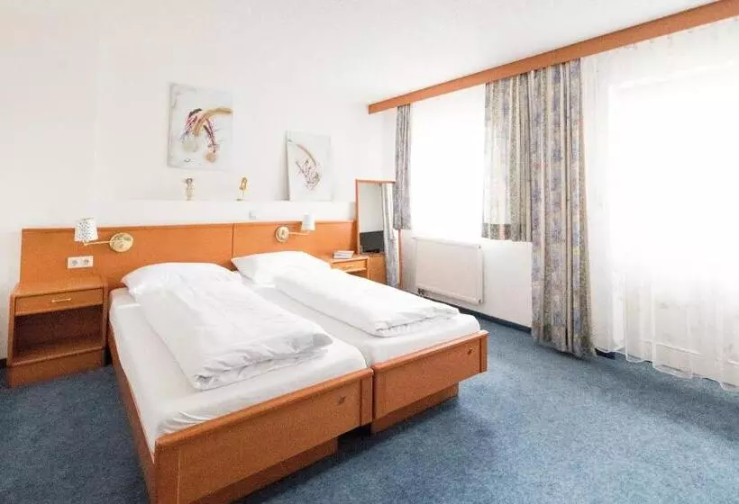 A8 Hotel Im Darchinger Hof, Bed & Breakfast